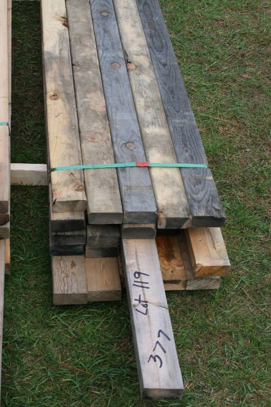 lot 119 image: Common 2x4s