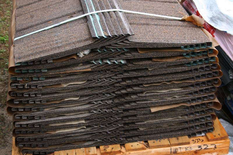 lot 123 image: Asphalt Coated Steel Roofing and Trim