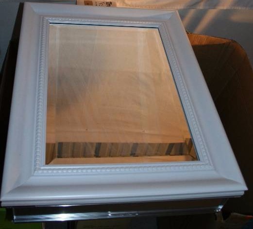 lot 226 image: In-Wall Medicine Cabinet