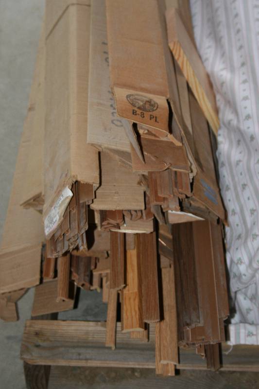 lot 262 image: Assorted Trim