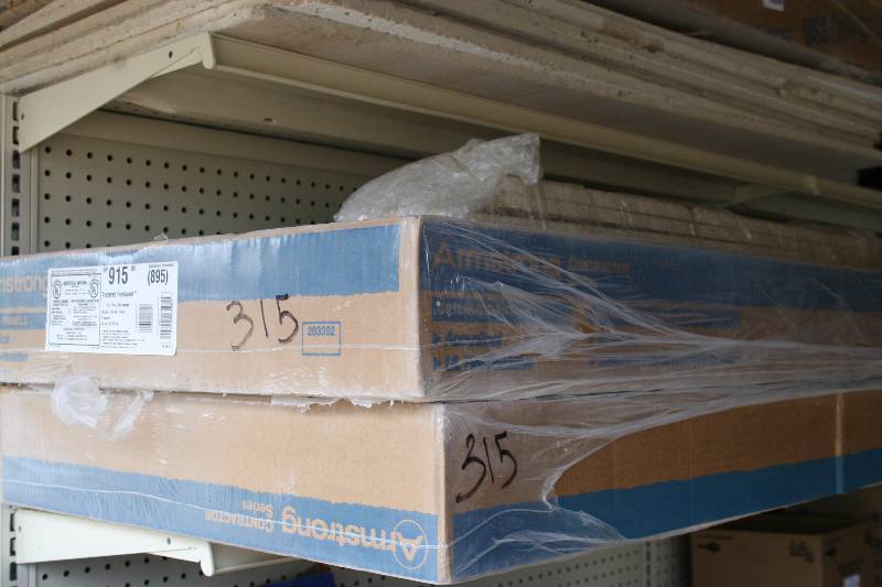 lot 266 image: Drop Ceiling Tiles