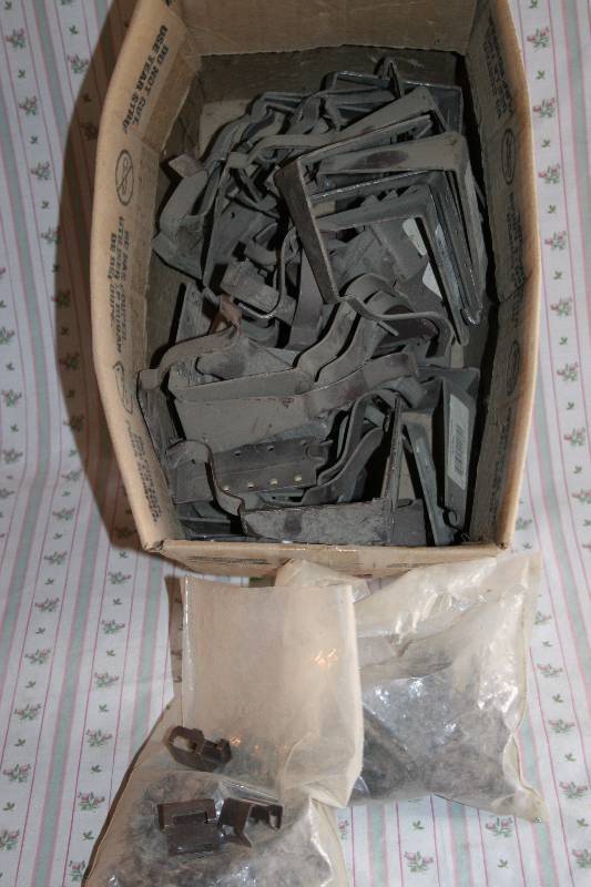 lot 325 image: Gutter Hardware