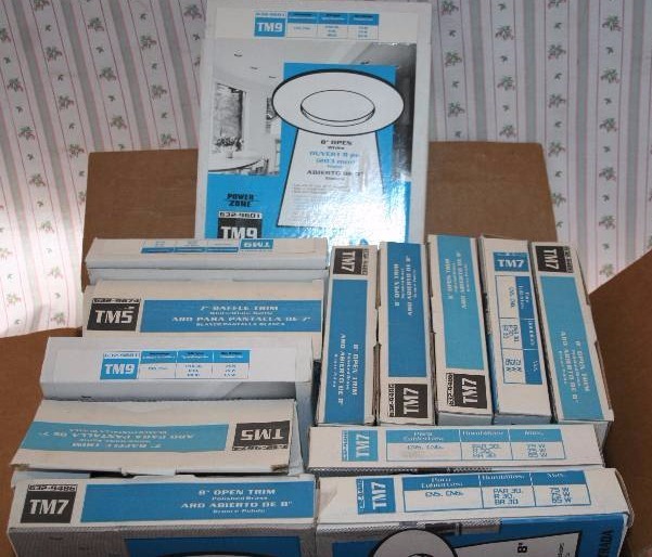lot 359 image: Recessed Lighting Trim