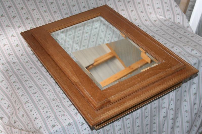 lot 361 image: Oak Medicine Cabinet
