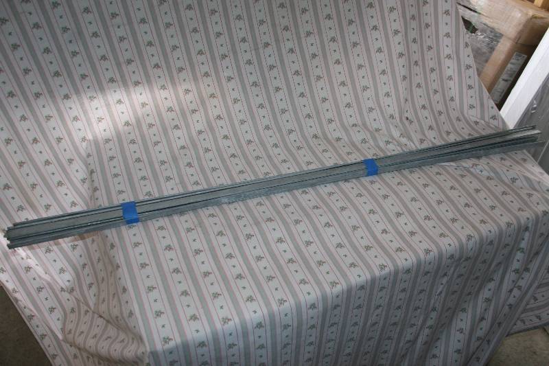lot 362 image: Tension Bars