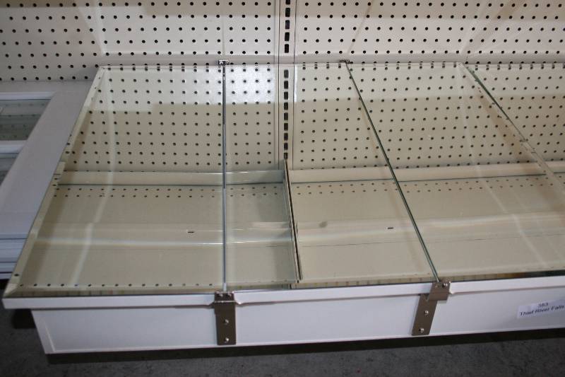 lot 410 image: In Wall Medicine Cabinet