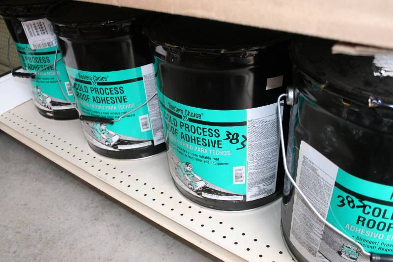 lot 412 image: Roofers Choice Cold Process Adhesive