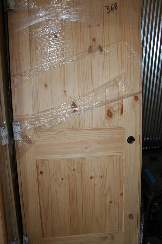 lot 425 image: Solid Pine Pre Hung Interior Door