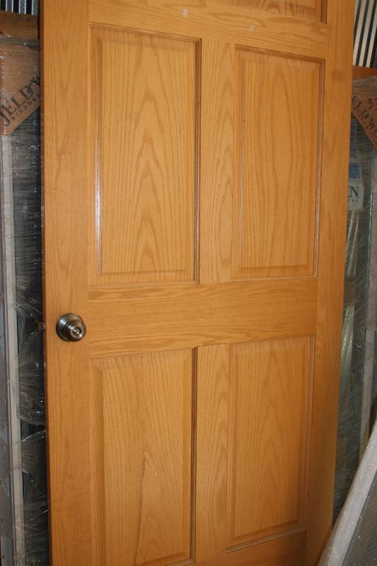 lot 472 image: Solid Oak Interior Door