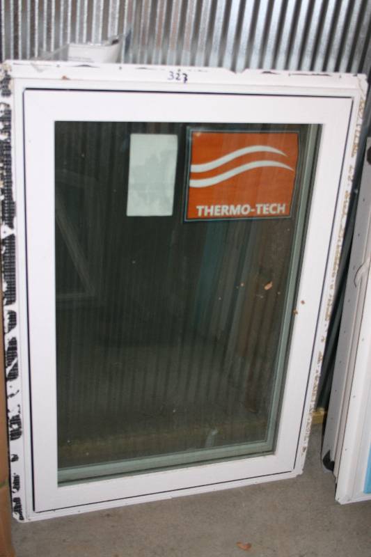 lot 532 image: Casement Window