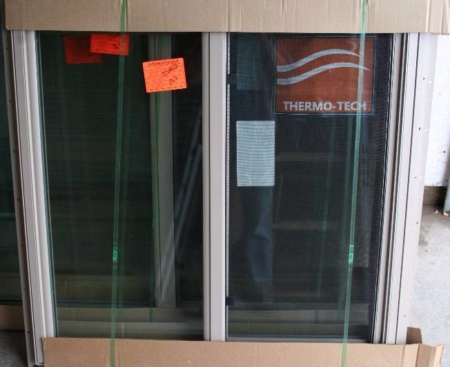 lot 603 image: Horizontal Slider Window