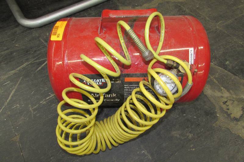 lot 516 image: TAILGATE TOOLS, 5 GALLON AIR TANK WITH HOSE AND GAUGE