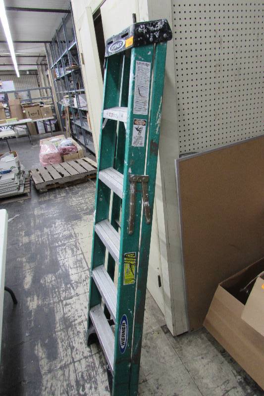 lot 517 image: WERNER 6 FOOT A FRAME LADDER, GREEN