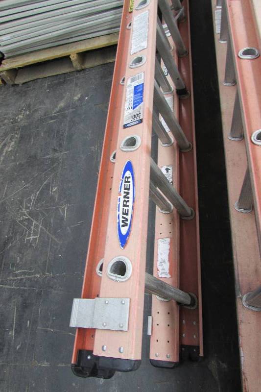 lot 499 image: WERNER 16 FOOT EXTENSION LADDER WITH LEVELOK