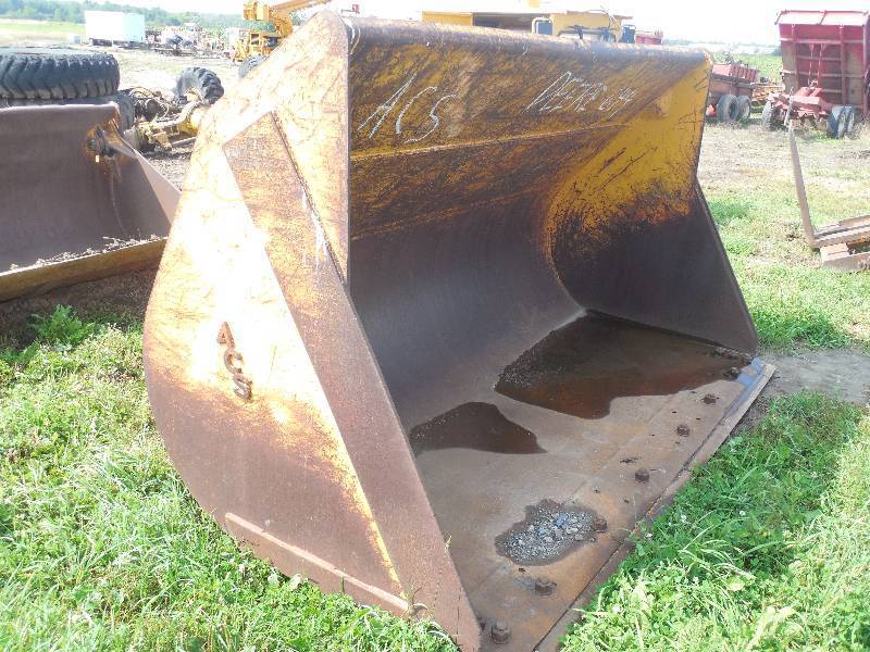 lot 20 image: 10 Bucket With ACS Quick Tach John Deere 644D