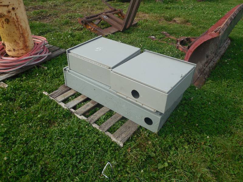 lot 5 image: 3 ELECTRICAL PANEL BOXES - EMPTY