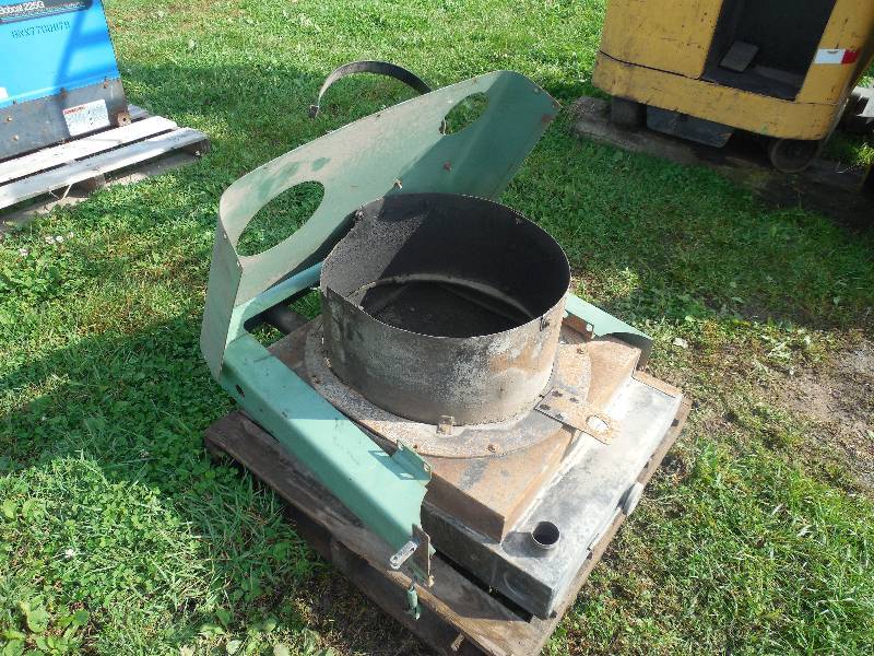 lot 12 image: RADIATOR & SHROUD FROM A DETROIT 353