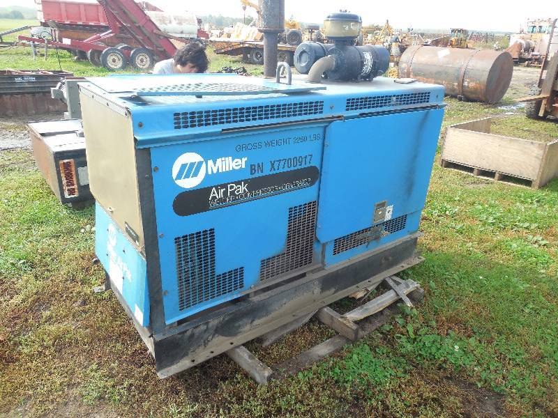 lot 19 image: MILLER BIG BLUE AIR PAK WELDER  COMPRESSOR  GENERATOR
