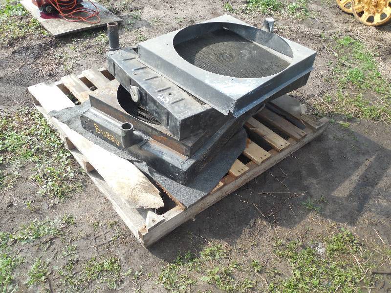 lot 28 image: 2 GOOD RADIATORS -  BIG DIESEL ONES.