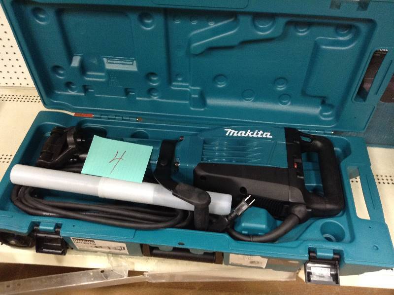 lot 4 image: Makita HM1307CB 35-Pound Demolition Hammer not used