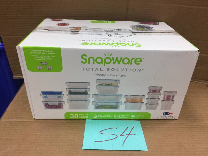 lot 54 image: Snapware Plastic Food Storage Set, 38 Pieces new