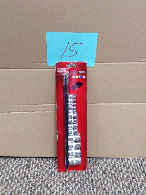 lot 15 image: Husky 13 pc