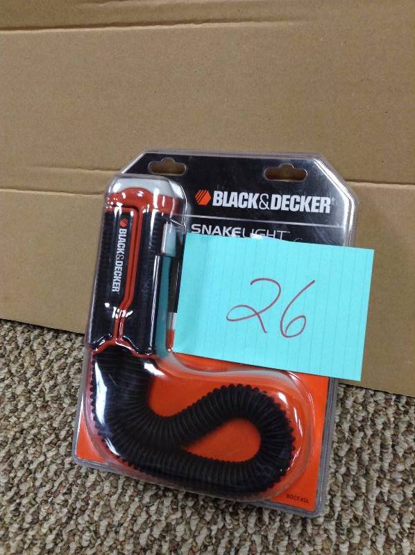 lot 26 image: Black and decker Snake light New