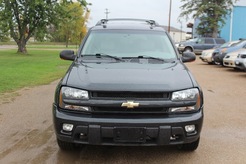 lot 1835 image: 2005 Chevrolet Trailblazer Ext LT - 7 Passenger - Well Equipped