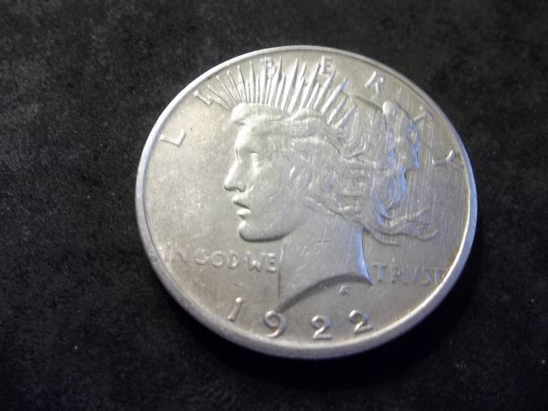 1922 D  Silver Peace Dollar