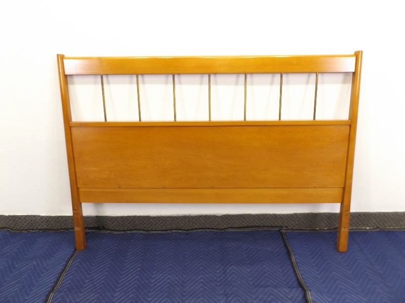 lot 2 image: Paul McCobb Mid Century Modern Full Size Maple Headboard