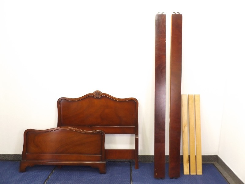 lot 29 image: Mid Century Drexel Twin Headboard and Footboard Set