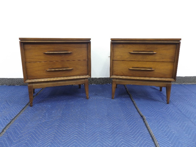 lot 11 image: 2 Mid Century Bassett 2-Drawer Nightstands 