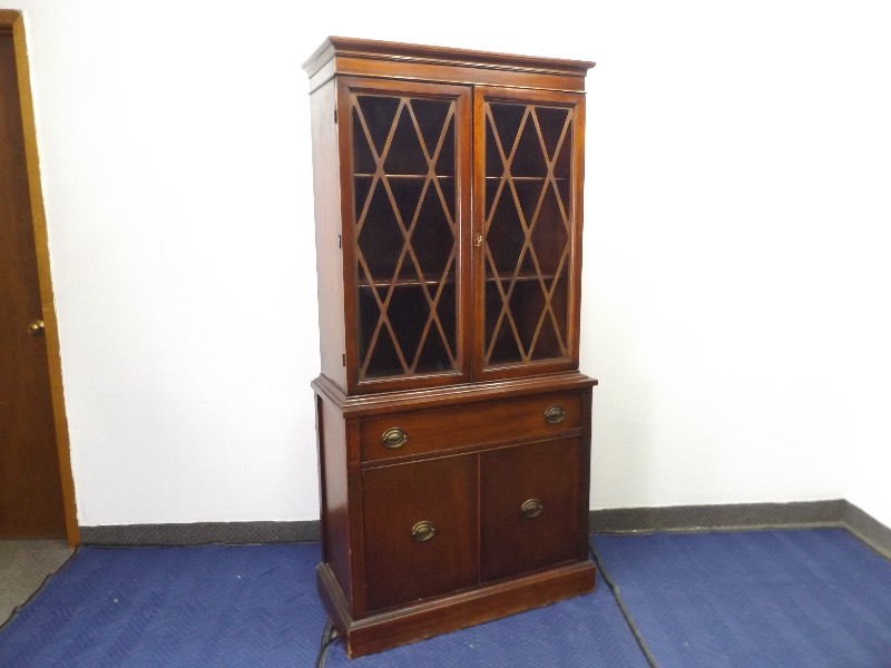 lot 16 image: Mid Century S. Tennenbaum Furniture Co. Hutch