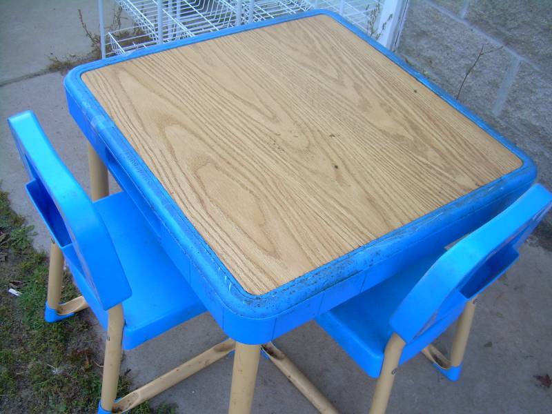 fisher price table and chairs
