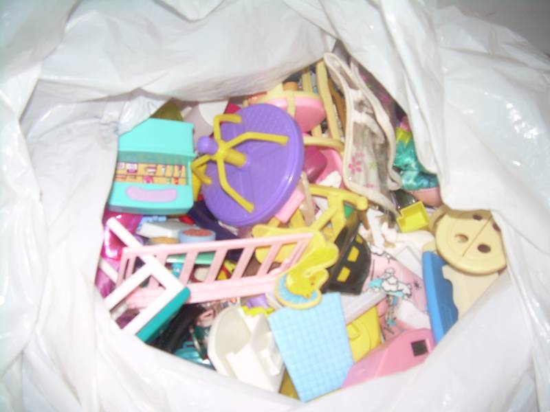 lot 60 image: LOTS OF BARBIE FURNITURE