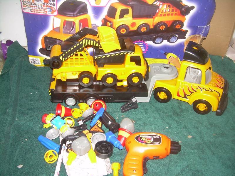 lot 79 image: DELUX HEAVY HAULER SET