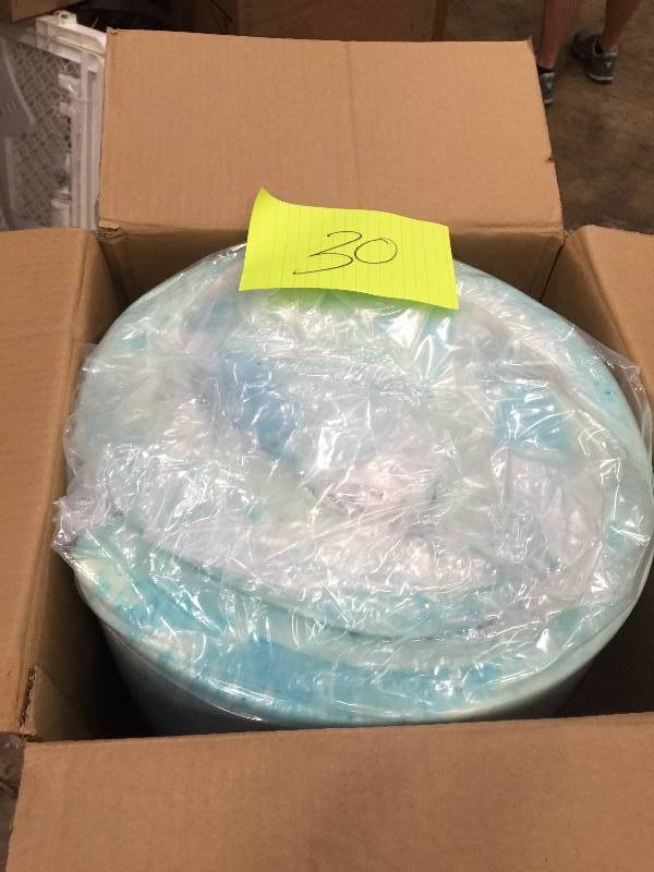 lot 30 image: Lane 4 Cooling GelLux Memory Foam Gel Mattress Topper