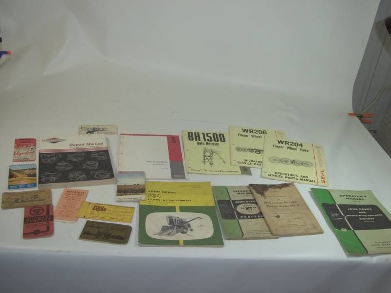 lot 34 image: Tractor Manuals & Other Farm Literature