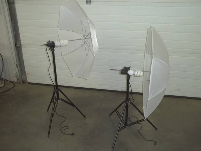 lot 36 image: Studio Photograph Lighting