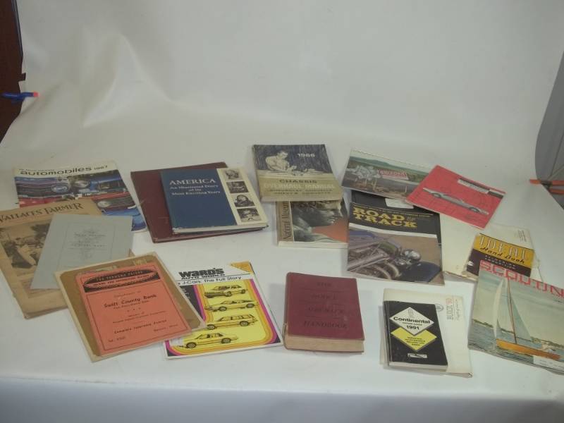 lot 46 image: Various Vintage MagazinesOwners Guides Manuals