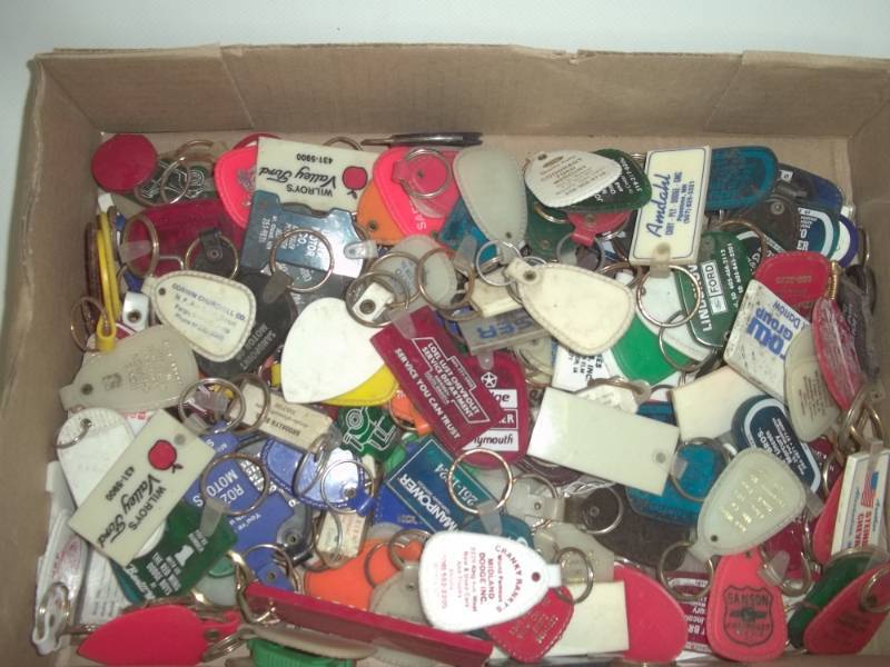 lot 48 image: Vintage Misc 60 and 70 Key Chains