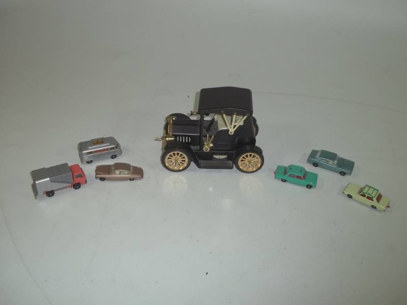 lot 60 image: Vintage Car Radio - 1960 Matchbox Cars  Mint