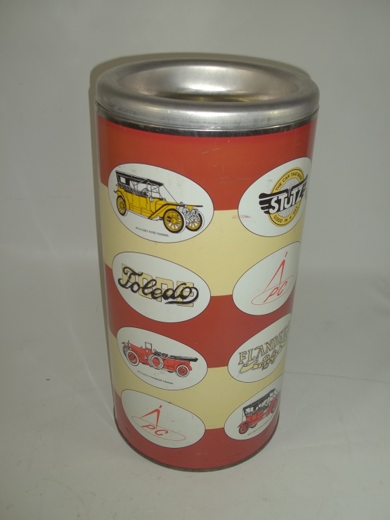 lot 61 image: Ashtray Garbage Can   Cover Loose