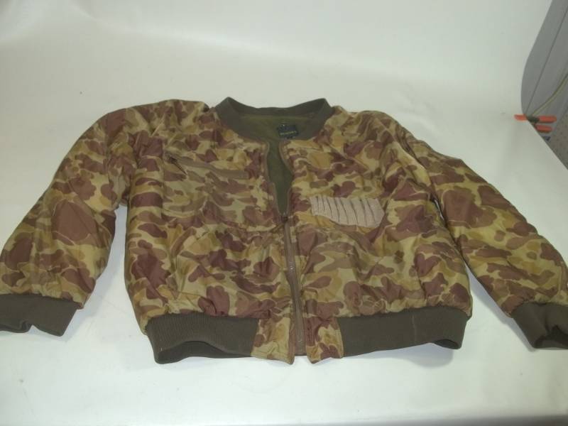 lot 67 image: Genuine Herters Camo Quilted X-Lge Jacket