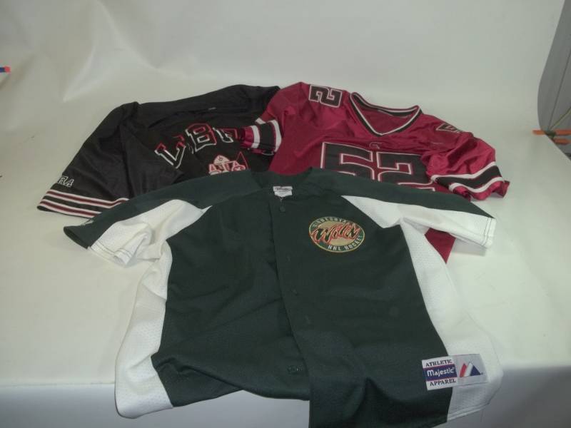 lot 70 image: Logo Jerseys - Wild Jersey Size Large