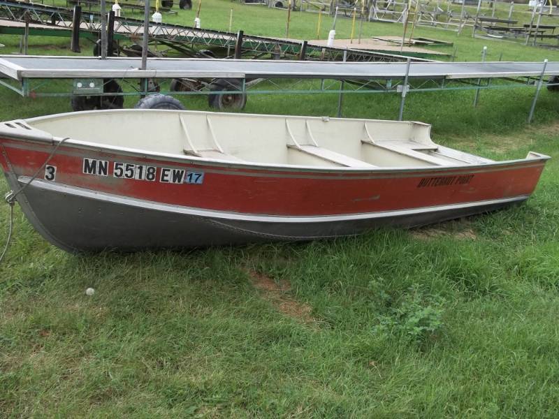 lot 1 image: 16 Ft 1985 Lund Fishing Boat