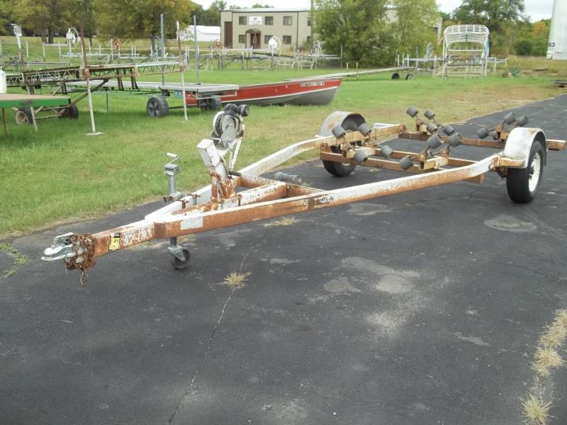 lot 3 image: 16 Boat Trailer
