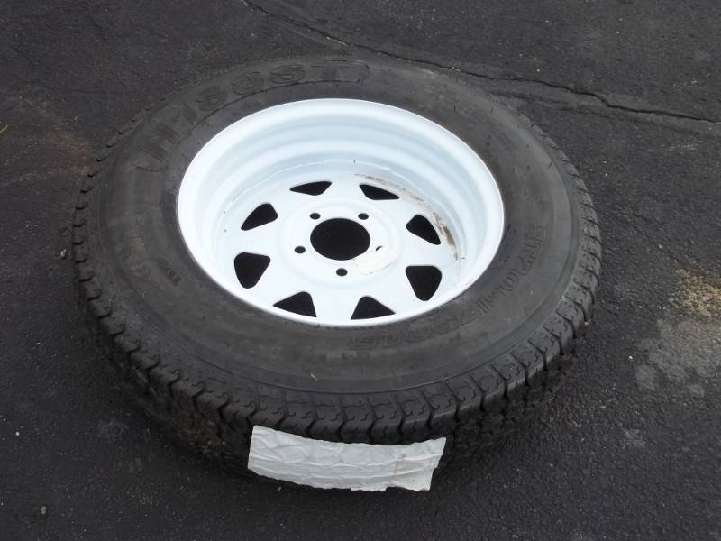 lot 6 image: Trailer Tire 20575 D15 Fits Item # 3