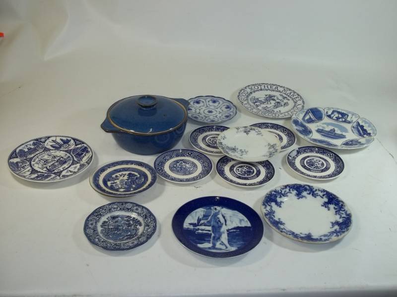 lot 113 image: Collectible Blue Dishes
