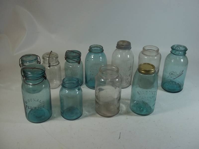 lot 135 image: 11 Vintage Canning Jars